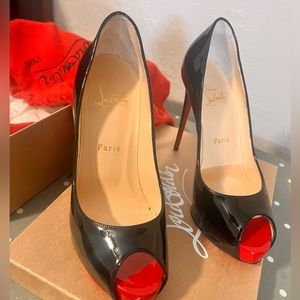 Includes dust bag and box